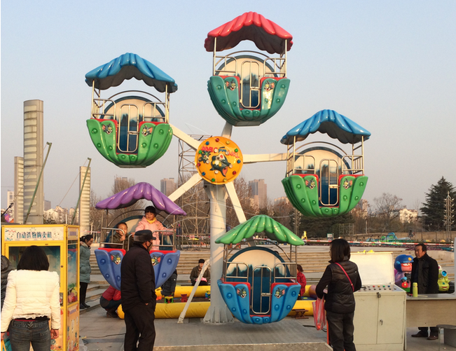 kiddie Ferris wheel