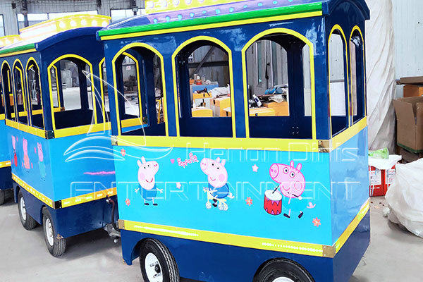 the baby piggy electric trackless train